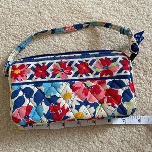 Vera Bradley Summer Cottage Wristlet